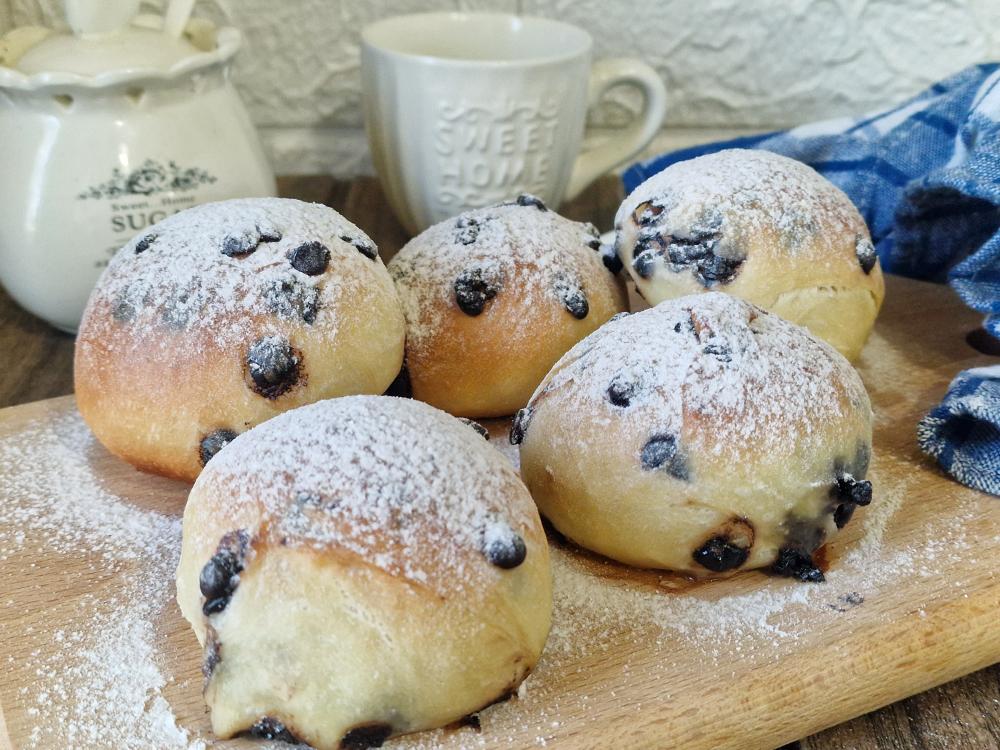 PANINI AL LATTE CON GOCCE DI CIOCCOLATO