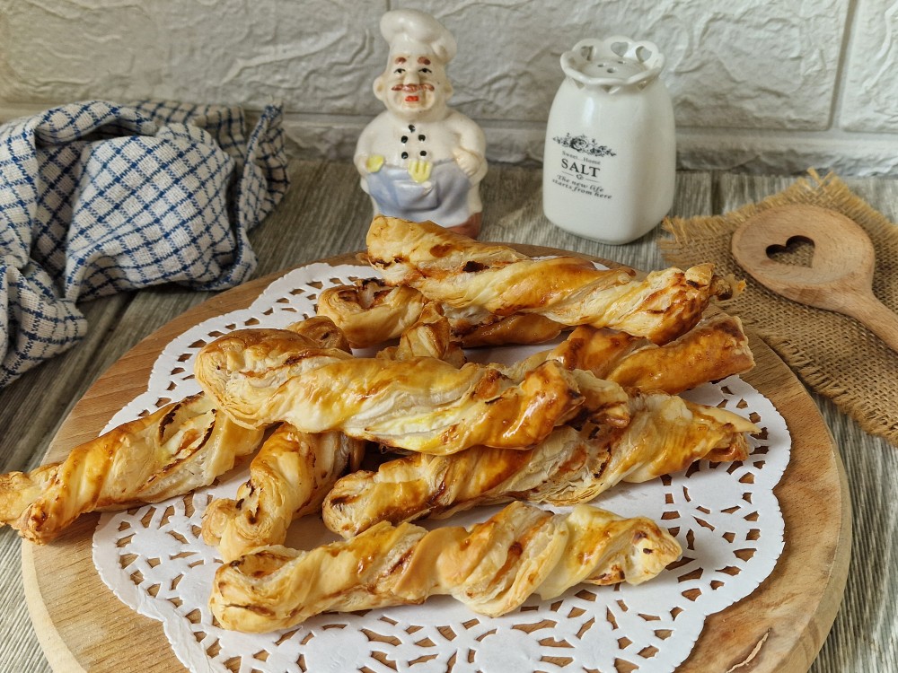 TORCETTI DI SFOGLIA AL SALMONE