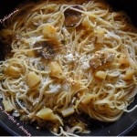 Spaghetti con funghi e patate
