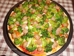 Pizza bellavista con salsiccia e broccoletti