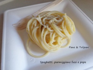 Spaghetti, parmigiano fuso e pepe.3