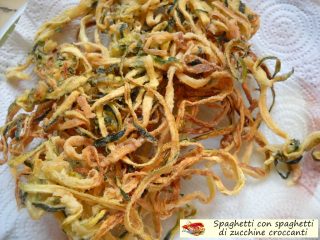 Spaghetti con spaghetti di zucchine croccanti.5