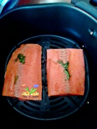 tranci di salmone grigliati in airfryer
