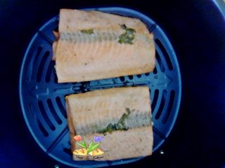 tranci di salmone grigliati in airfryer