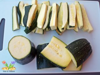 caponata di zucchine con frutta secca