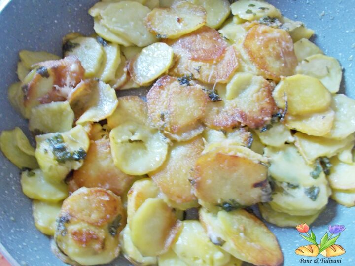 schiacciata di patate con prezzemolo