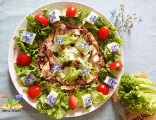 Insatata con fiori di borragine