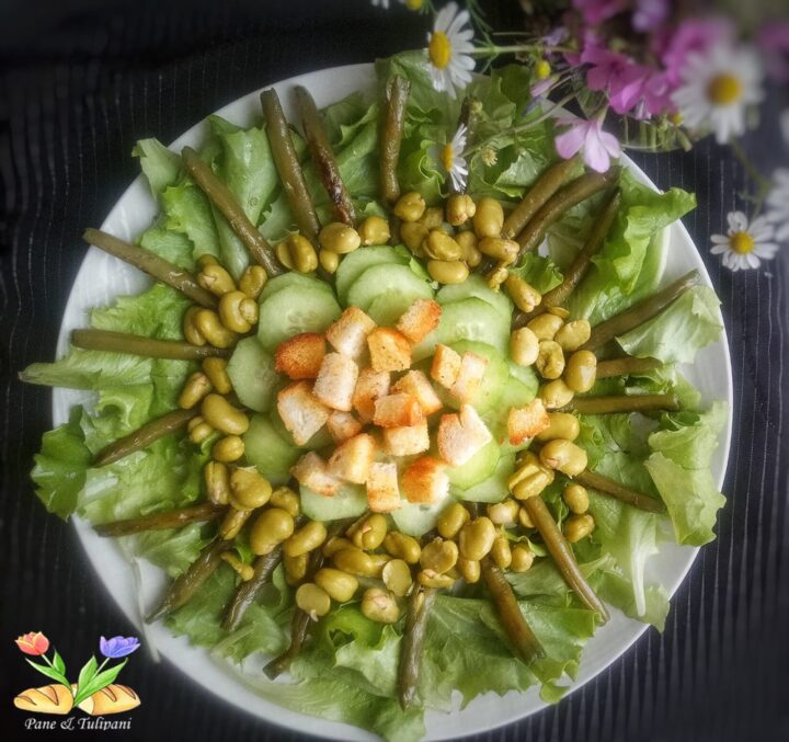 insalata tutta verde con crostini