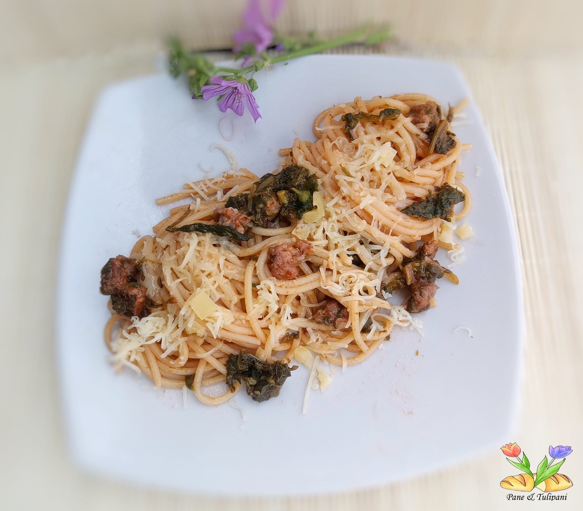 spaghetti con luganega e verdura