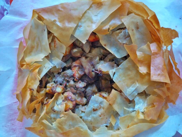 torta con gamberi carciofi e scalogni