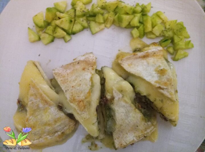 brie al pesto di soncino e frutta secca