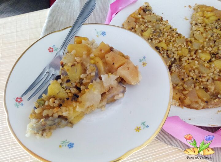 crumble con mela pera e frutta secca