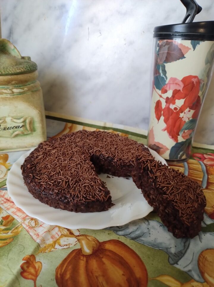 torta di banana con avena e cacao