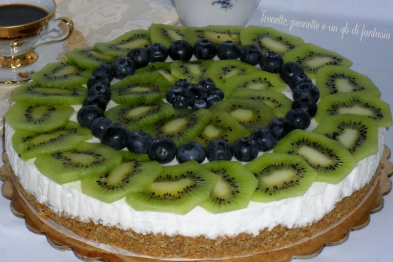 Cheesecake morbida kiwi e mirtilli