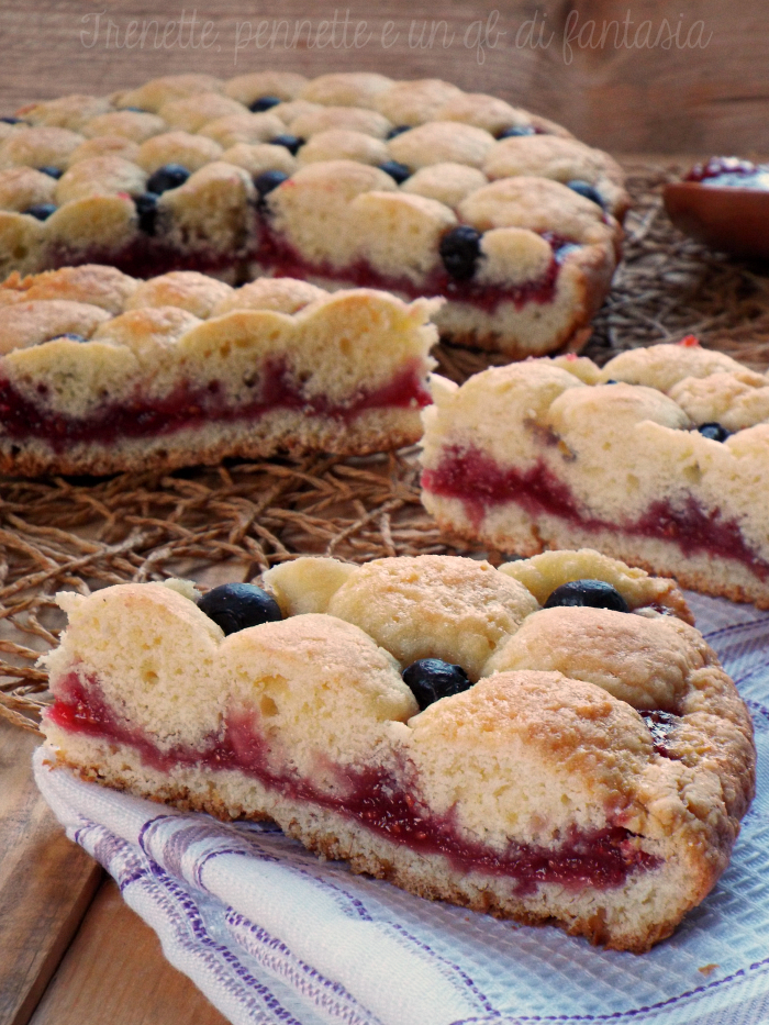Crostata lamponi e mirtilli con frolla allo yogurt, leggerissima e perfetta per la merenda