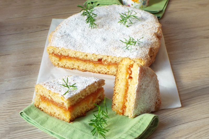 Torta di albumi e marmellata