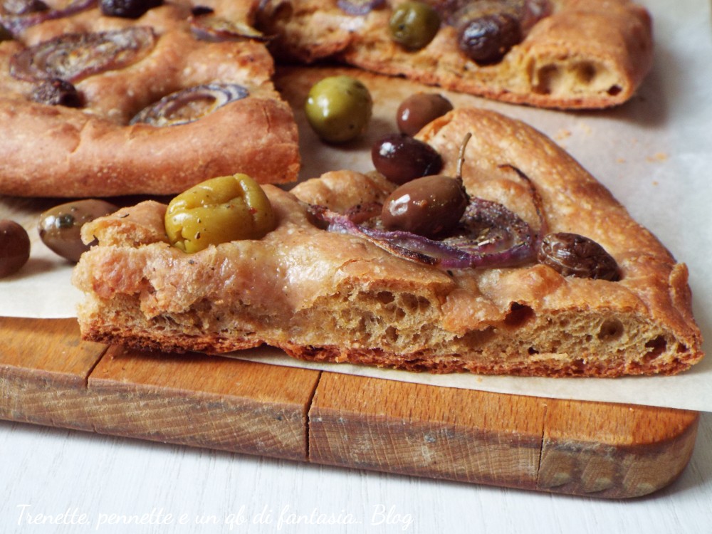 un connubio perfetto per questa focaccia che rimane croccante e super sfiziosa. 