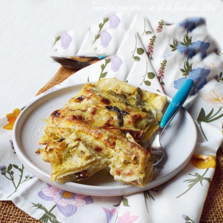 Saccottini di lasagna con ricotta, asparagi e guanciale croccante: un primo piatto da condividere in famiglia