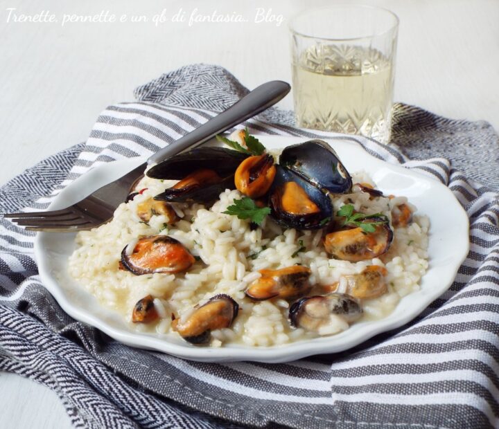 Risotto con le cozze primo piatto della cucina mediterranea, racchiude tutti i profumi e sapori del mare, perfetto da condividere con amici e parenti