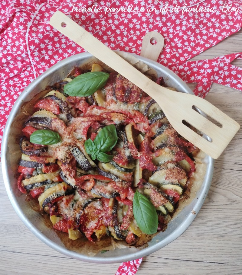 Tian di verdure alla provenzale un contorno leggero e saporito che non ti stanca mai, è semplice da preparare e in cucina fa sempre colpo