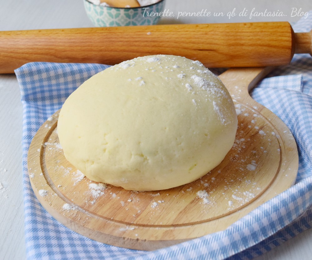 una frolla morbida, elastica, facile da stendere, che non si spezza, non si sgretola e in cottura mantiene perfettamente la forma.