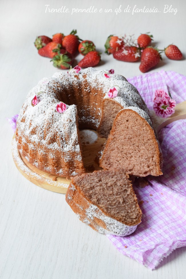 Il pan di fragole morbidissimo è molto più di una semplice torta: è un dolce che racchiude tutto il profumo e il sapore autentico della primavera.