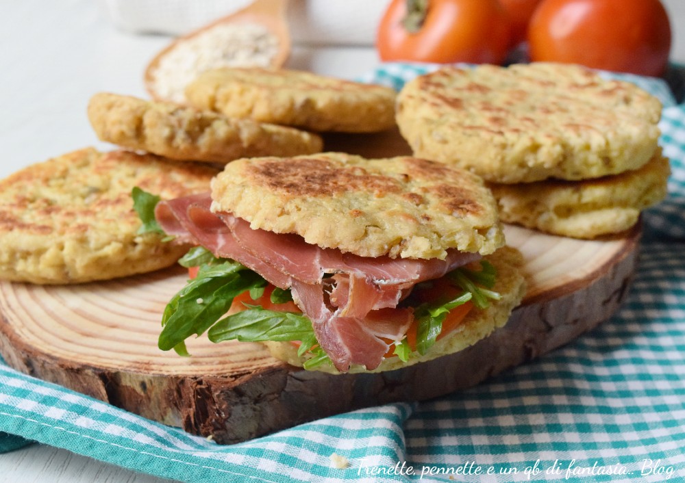 Panini soffici alle tre farine in padella: il modo perfetto per usare l’esubero di lievito