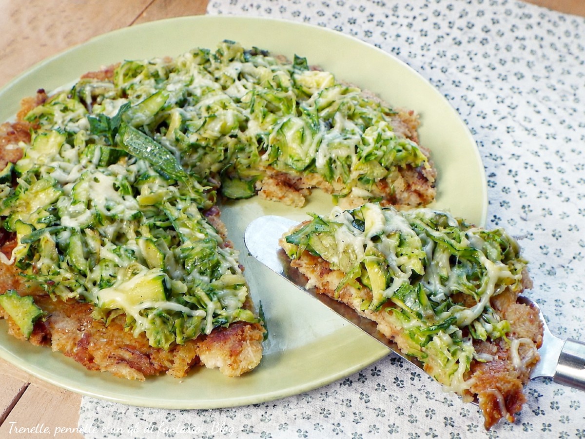 Pizza di pane in padella con zucchine: la ricetta svuota dispensa pronta in pochi minuti