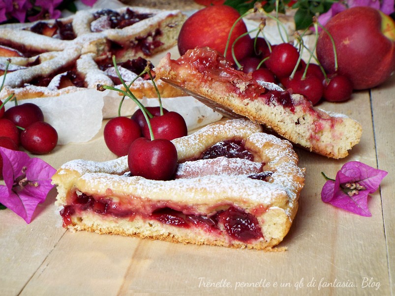 Se amate i dolci fatti in casa con ingredienti semplici e di stagione, questa Crostata di ciliegie con frolla allo yogurt vi saprà conquistare fin dal primo assaggio