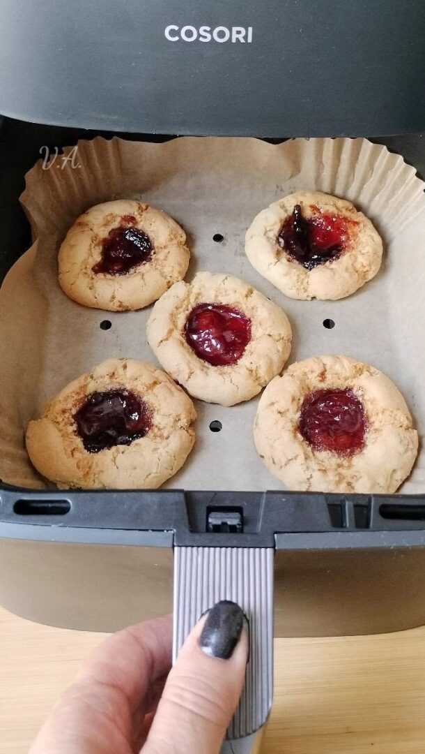 Biscotti crepati con marmellata.. facili, croccanti e con cuore morbido