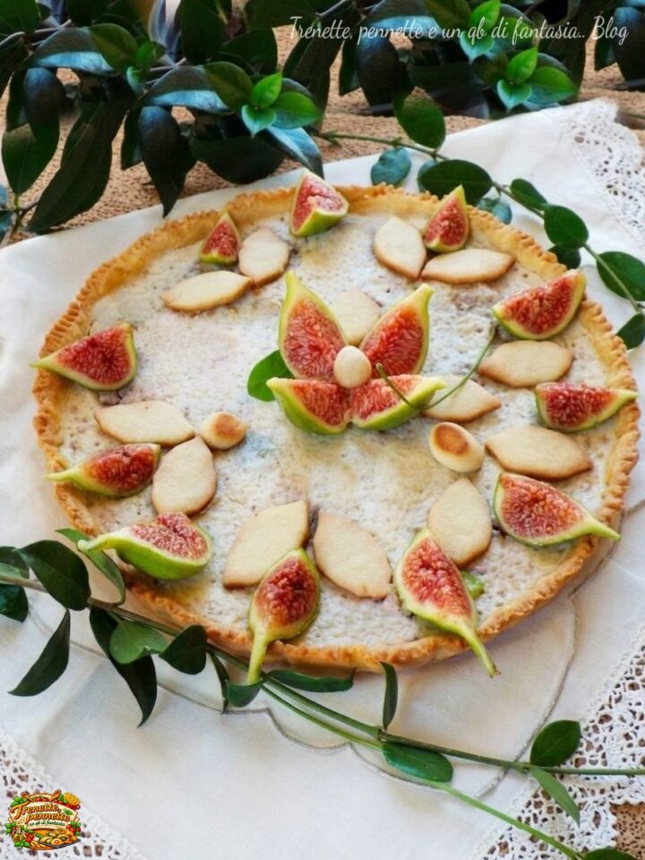 Crostata con crema di ricotta e fichi è un dolce semplice ma elegante, perfetto per portare in tavola tutto il profumo della frutta di stagione.