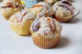 Muffin ai mirtilli e albicocche con yogurt in friggitrice ad aria: soffici e senza accendere il forno