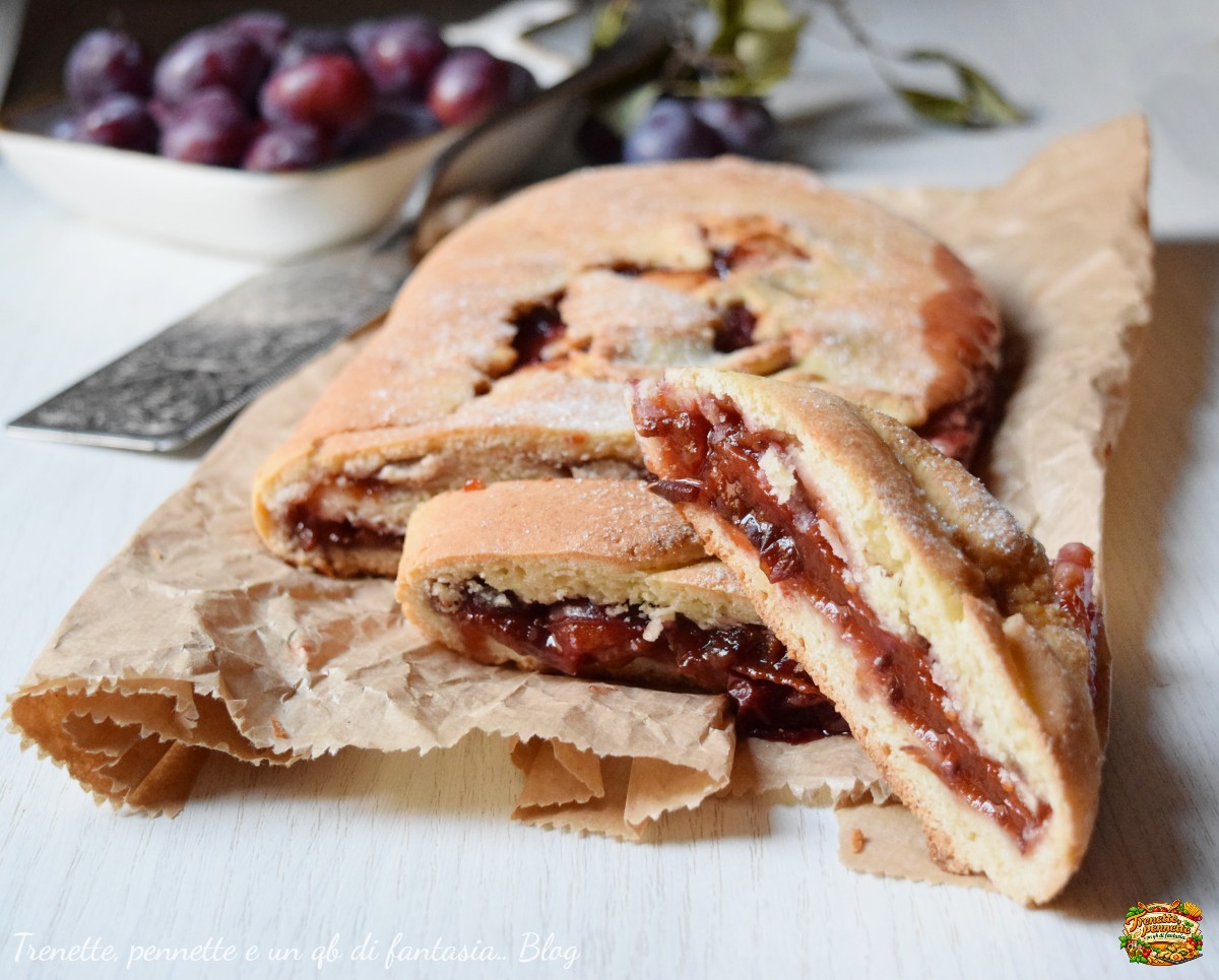 Strudel di prugne con frolla all'acqua senza uova: friabile e irresistibile